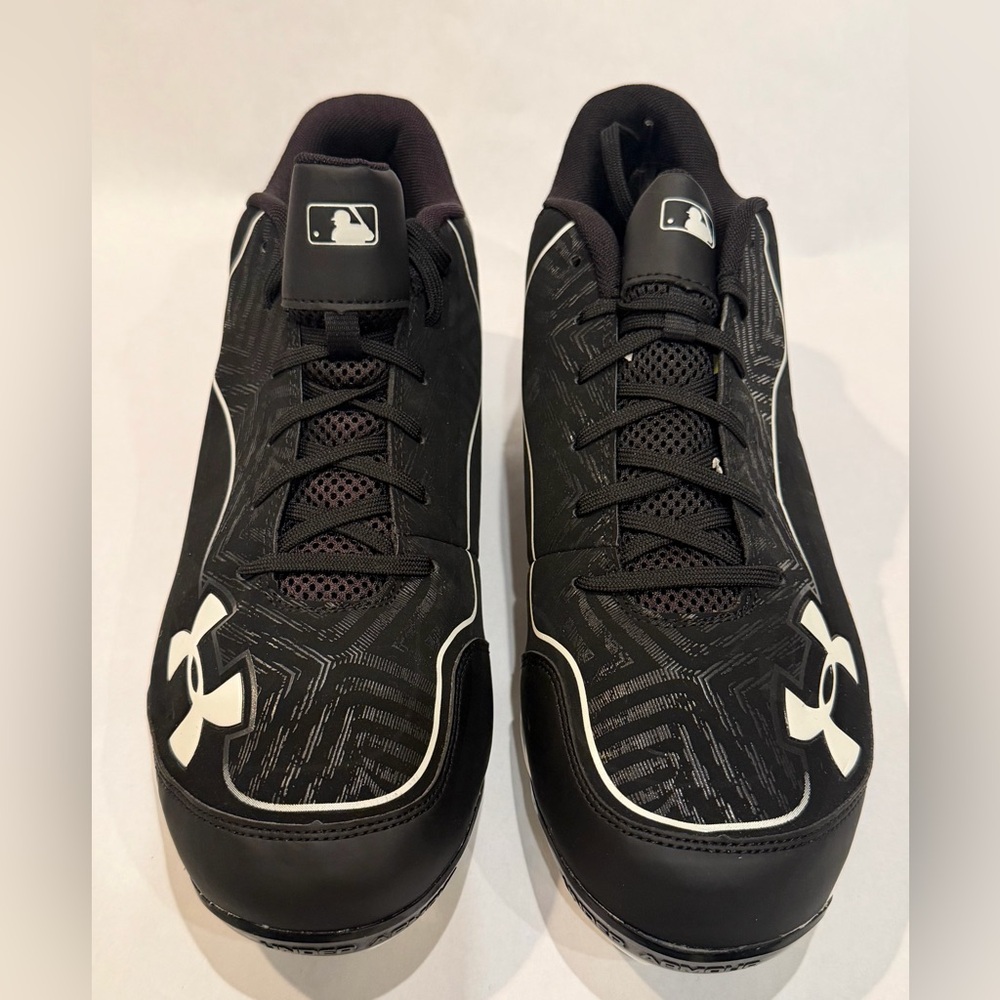 Under Armour Men’s Ignite Low ST Baseball Metal Cleats Size 13.5 1246694-011.